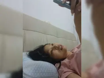 Selinababy99のBongacamsでプライベートチャット