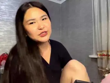 SunStarnerのBongacamsで今すぐ視聴可能なセックスカム