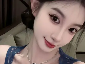 ClaraEllaのLivejasminでライブセックス映像