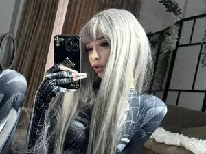 XenomyのMyfreecamsで今すぐ視聴可能なセックスカム