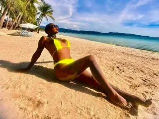 TS_EbonyDoLLXxXのStreamateでプライベートチャット