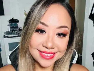 SpikedBellaのStreamateでヌードカメラ
