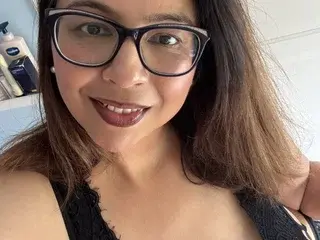 Zarah_HousewifeのStreamateで人気のアダルト配信