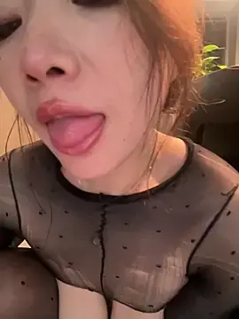 ssaimiのStripchatで人気のアダルト配信