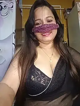 AlexsummiのStripchatでセックスカメラ