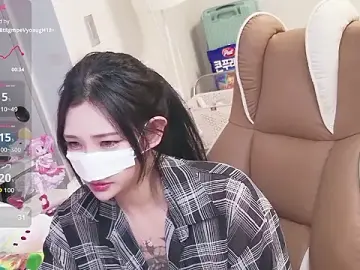 Milk_SolaのStripchatでライブセックス映像