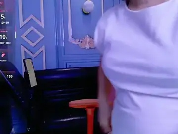 LucianaMeのStripchatでセックスカメラ