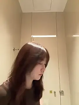 KK-328のStripchatで高画質ウェブカメラ