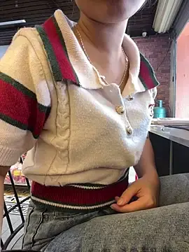 Lyn_bellaのStripchatで今すぐ視聴可能なセックスカム