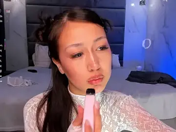 Nelly_KimmのStripchatで今すぐ視聴可能なセックスカム