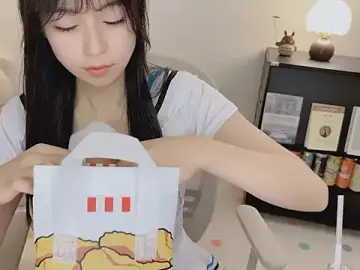 OnechestnutのStripchatでプライベートチャット
