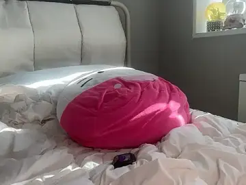 luvviviiのStripchatでアダルトビデオチャット