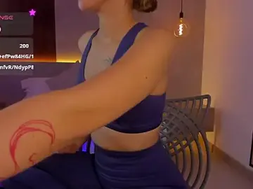 riley_sierraのStripchatでセックスチャット