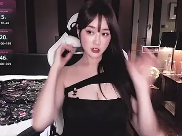 Aurora_-77のStripchatでプライベートチャット