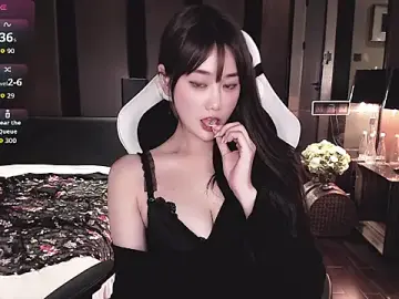 Aurora_-77のStripchatで人気のアダルト配信