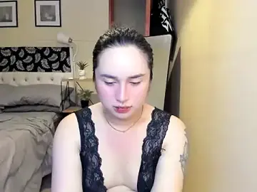 MarianeSaintsのStripchatで今すぐ視聴可能なセックスカム