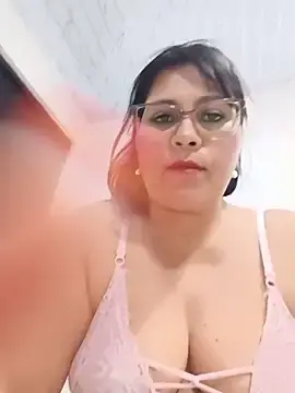 Dirty_Pregnant_MommyのStripchatでライブポルノ配信