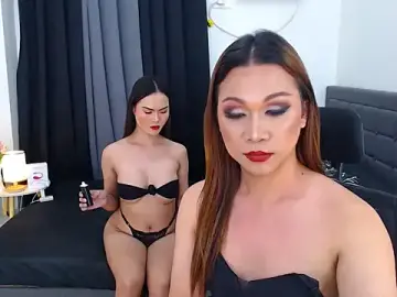 CarlaXFrancineのStripchatでプライベートチャット