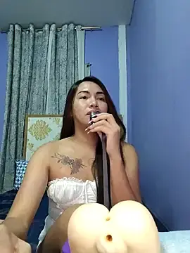 lady_kim_bonerのStripchatで今すぐ視聴可能なセックスカム
