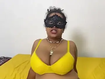 Curvey_BloomのStripchatでセックスカメラ