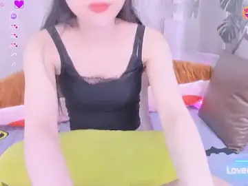 julialy_のStripchatでライブセックス映像