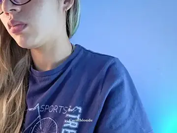 CarolblondeのStripchatでライブチャット