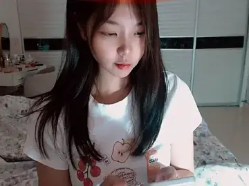 Miu1_girlのStripchatでセックスチャット