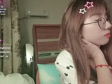 Lili_666のStripchatでアダルトビデオチャット